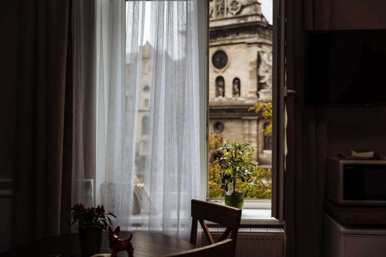 Grand View Apartment Лвив Екстериор снимка
