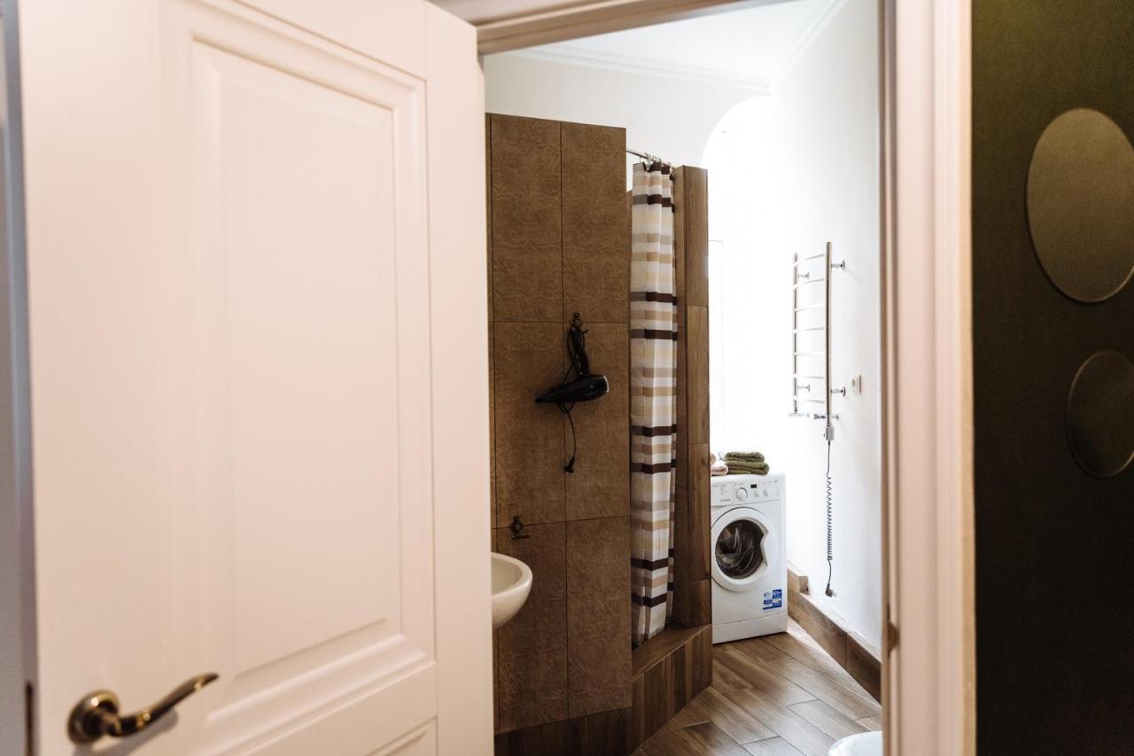 Grand View Apartment Лвив Екстериор снимка